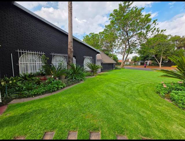 3 BEDROOM HOUSE FOR SALE IN GOLF PARK